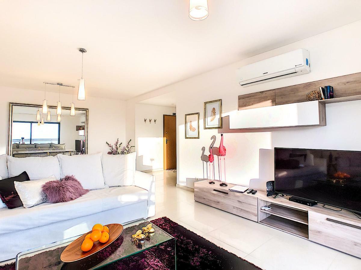 Apartamento Paradisus By Lovelystay Caniço Екстериор снимка